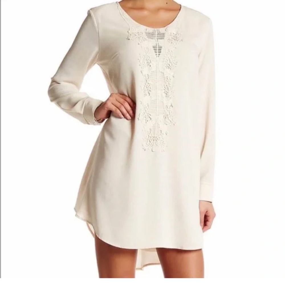 NWT ASTR The Label Cream Lace Accent Tunic Dress. Size M